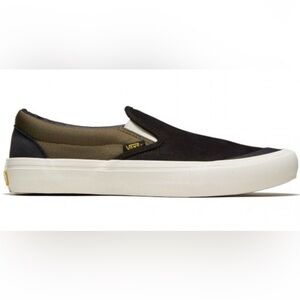 Vans PRO slip-on shoes. Men’s US size 10.5 NEW
Black Suede/Military/White